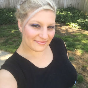 Meet your Posher, Naomi